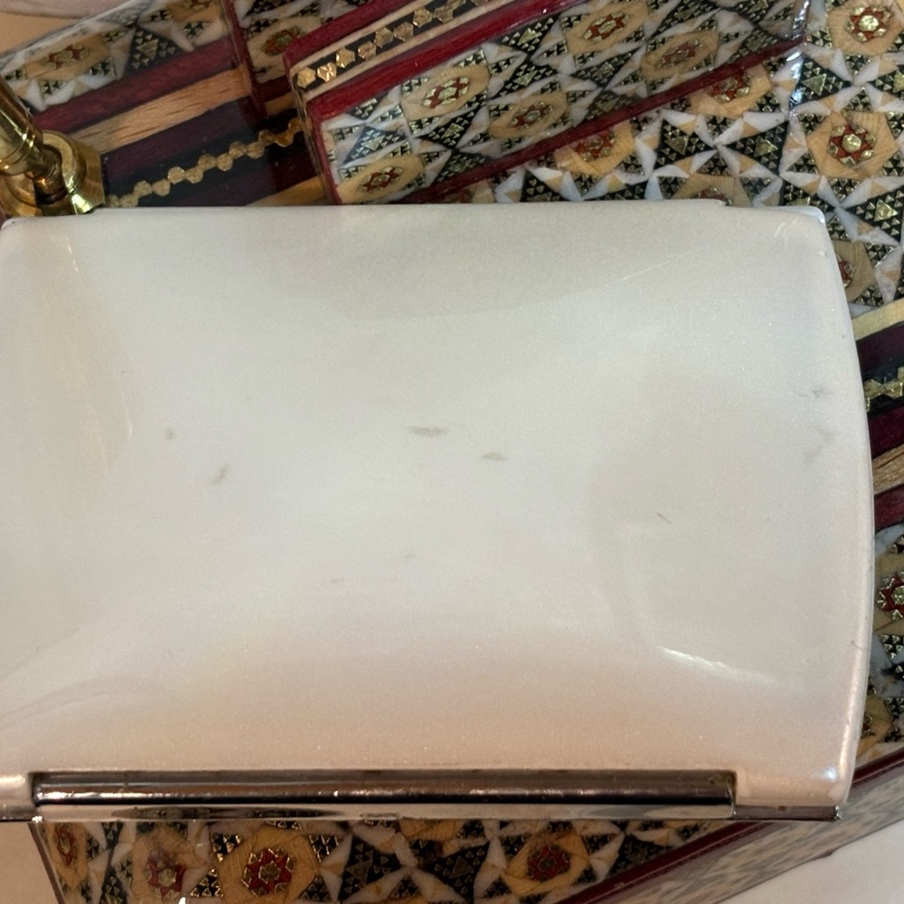 💎💎RARE… Swarovski Crystal-Embellished White and Gold Vintage Compact Mirror💎💎 - Picture 11 of 11